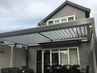 Control Sunlight with Louvered Roof Solutions