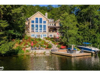 Cottages for sale in Lake of Bays