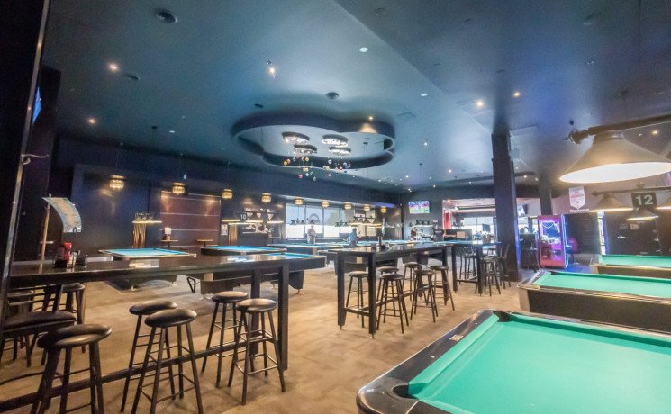 experience-the-best-bar-near-kitchener-with-karaoke-nights-big-0