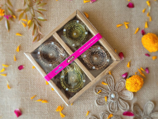 Shop Colored Clay Diya Gift Pack Online at SweeDesi