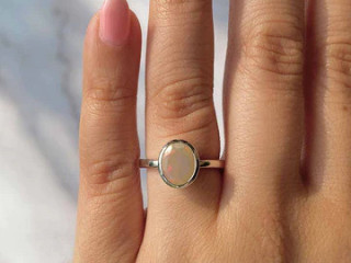 Opal jewelry that gets standard gloriousness together with enduring style.