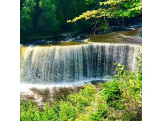 Accommodations close to Tahquamenon Falls: Savor the Majesty of Nature