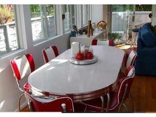 Obtain lifetime structural warranty with our heavy-duty Retro chairs and table