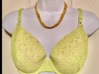 NWOT Yellow Demi Bra. Size 34DD. Christmas Gift