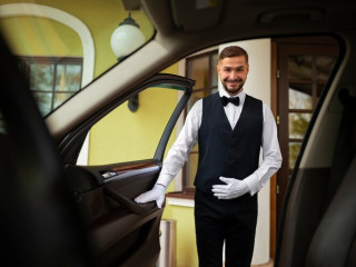 Luxury Limousine Service | Royal Limousine